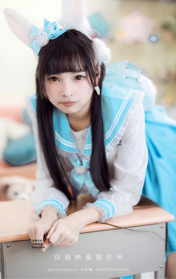 白虎小姐姐@慕慕Momo 在校JK尺度视图