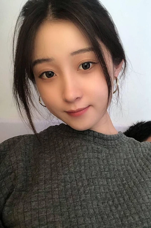 哈尔滨神颜素人@宋婷 尺度私拍视图合集