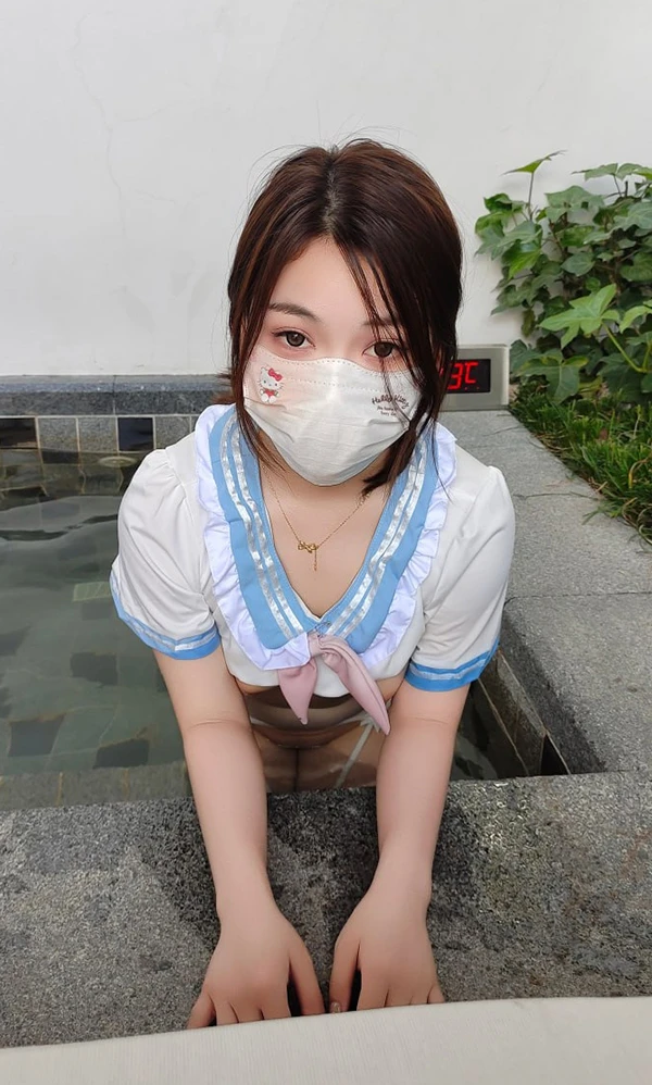 福利姬芒果之绿帽夫妻肉丝温泉酒店尺度合集