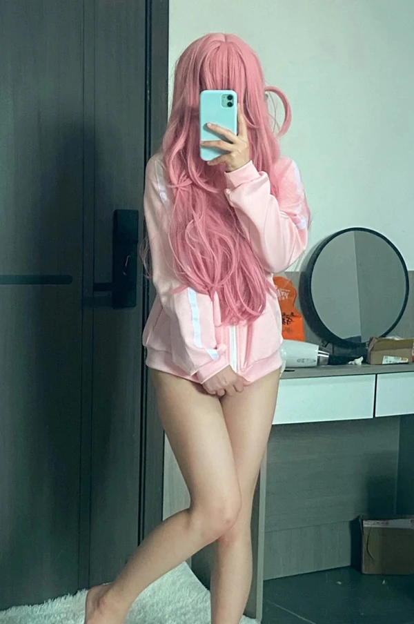 Coser小姐姐@柠檬水水 白虎萝莉私拍尺度图集